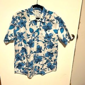 Blue/White short leave button up